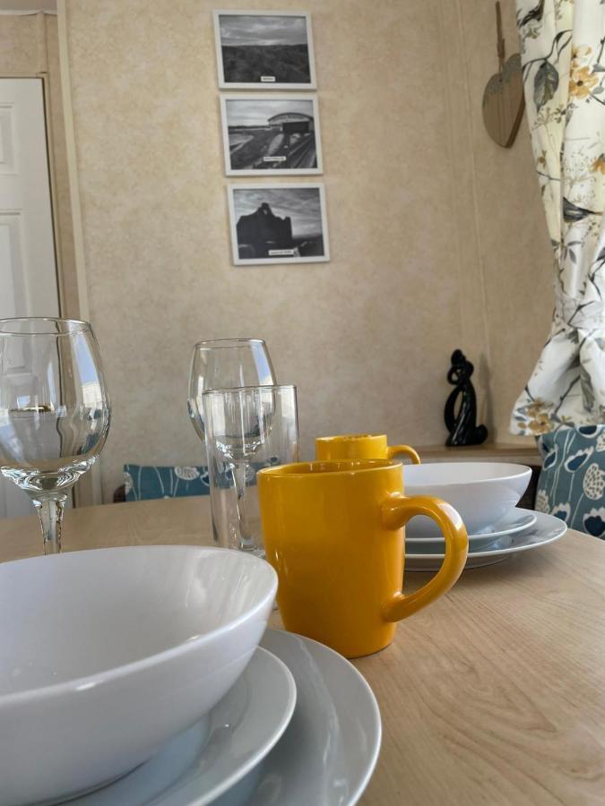 No. 1 Family Caravan At Golden Gate Centre, Sleeps 6 Holiday park Abergele